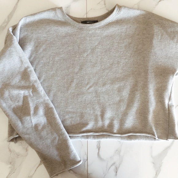 Forever 21 Tops - Forever 21 Cropped Gray Sweatshirt